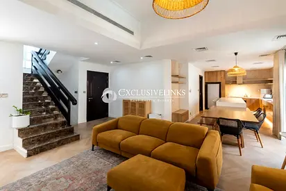 Modern Renovated 3BR | Upgraded Kitchen