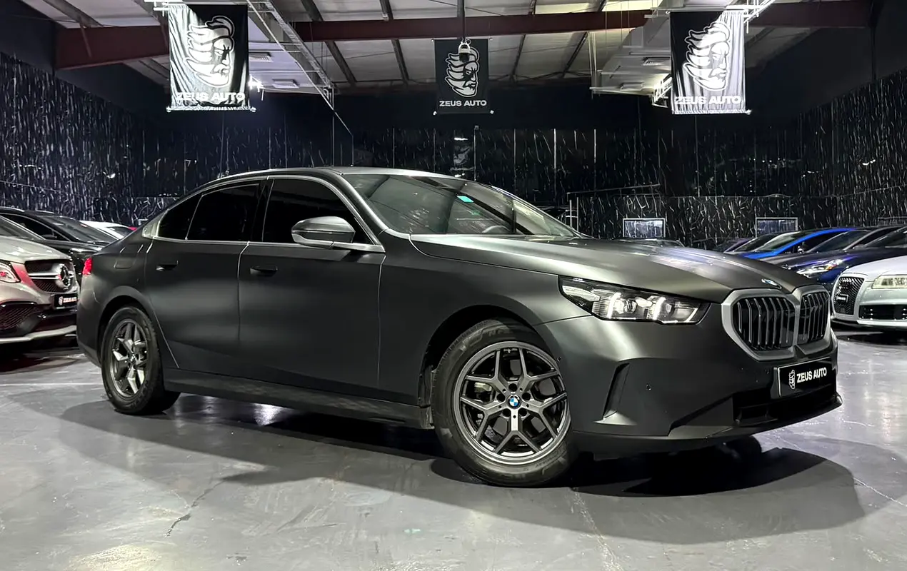 BMW 5-Series 2025