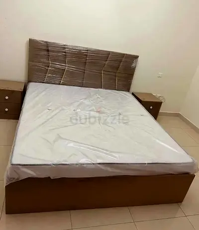 Queen size wooden bed frame with headboard and 2 nightstands - good condition