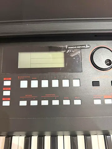 Roland keyboard E-X50 super clean used few times