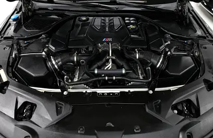 2022 BMW M8 thumbnail 18