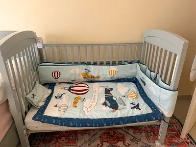 Juniors Capri Crib with adjustable height & Side rail