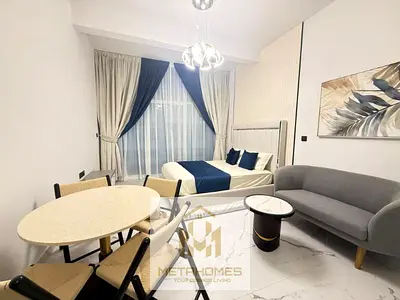 Pool View – Well-Maintained & Bright and Spacious