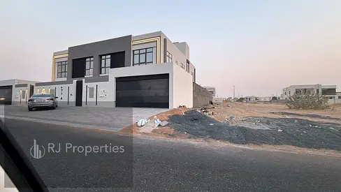 Brand new Villa - 4 BR apartment - all master room - evelevator - family
