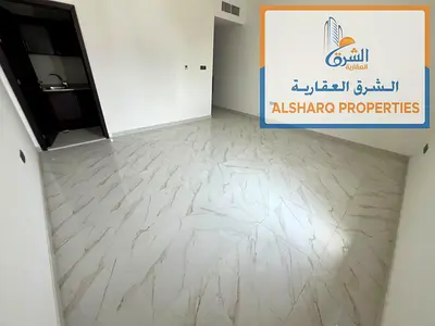 استوديو – أول ساكن _ مطبخ منفصل _ مساحة ممتازة وواسعة _ تشطيبات راقية وعصرية _ تقسيم ممتاز _ مدخل بناية فاخر وراقي _  موقع مميز وحيوي