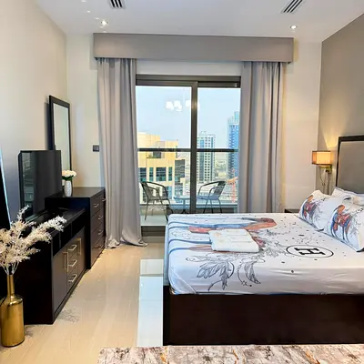 Luxe fully furnished / Vacant / Ready for short term rental / high ROI