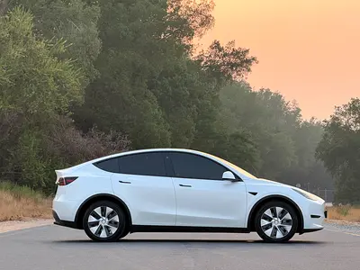 صورة 4 لـ 2022 Tesla MODEL Y