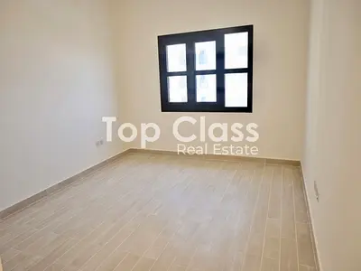 Community View | Unfurnished | Vacant 25 September