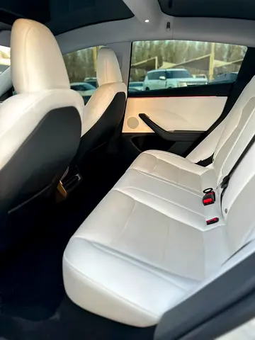 2024 Tesla MODEL 3 — фото 8