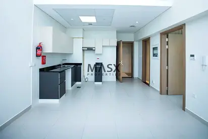 Family Building | Move In Ready | Near Metro