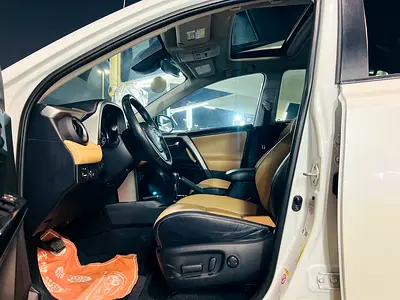 2018 Toyota RAV 4 — миниатюра 11
