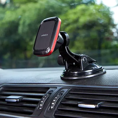 Brand new magnetic car mobile holder.
Strong suction cup + magnetic grip.
Fits all phones and dashbo