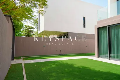 Luxury Villa | Private Living | Resale