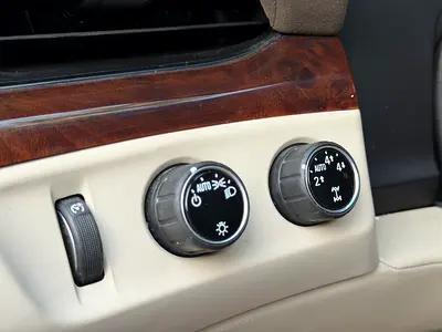 صورة مصغرة 17 لـ 2015 Cadillac ESCALADE