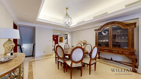 HUGE TRIPLEX APARTMENT | 8 PARKING SPACES