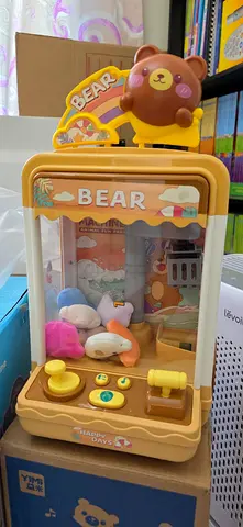 Brand new small claw machine toy