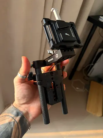 V mount battery camera plate