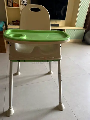 Portable baby high chair / booster seat with tray - light green