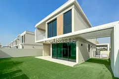 Single Row | Open Kitchen | Integrated Appliances