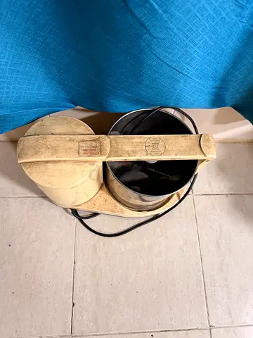 Used compact Grinder - functional, needs cleaning