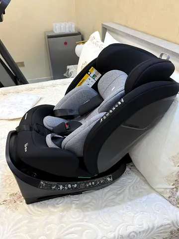 Maxi-Cosi Convertible Infant-to-Toddler Car Seat - Good Condition