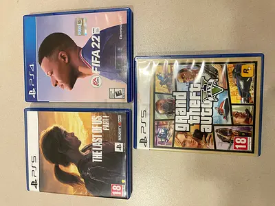 FIFA 22 (PS4), The Last of Us Part I (PS5) and GTA V (PS5) - Original Disc Set