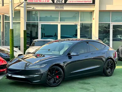 صورة 4 لـ 2025 Tesla MODEL 3