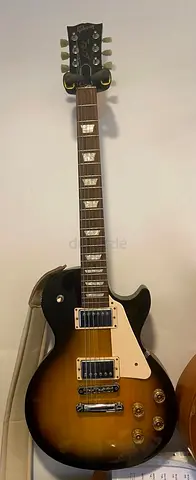 Original Gibson Les Paul electric guitar - Sunburst, 2 humbuckers, very good condition. Hard Case