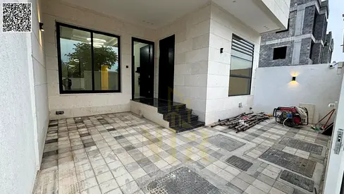 5 Master Bedrooms | Two Floors + Rooftop | Fees Included