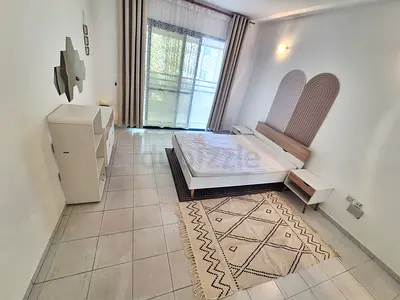 For single Indian, room in Executives not CROWDED flat.
