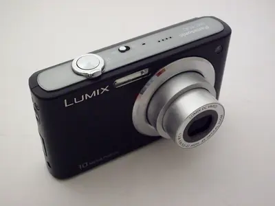 Panasonic Lumix DMC-FS42 - 10MP Compact Point and Shoot Camera - Used