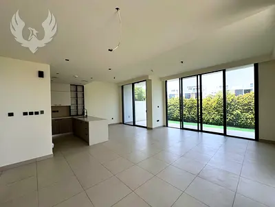 VACANT | CLOSE TO POOL | CORNER VILLA
