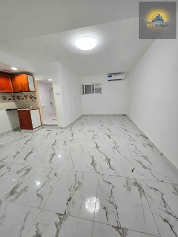 BIG SIZE STUDIO APARTMENT AVAILABLE AT AL NAHYAN WITH SEPARATE ENTRANCE READY TO MOVE