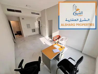تاني ساكن اجمل واقل سعر  غرفه وصاله الروضه 3  شارع الشيخ عمار مباشر  موقع خادمي وحيوي  مساحه كبيره  تكييف مركزي  1 حمام شهر مجاني