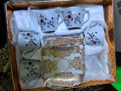 Porcelain Tea/Coffee Cup Set with Saucers - Floral Gold Pattern (6 pcs)