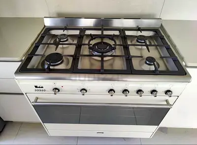 Smeg latest model top gas oven electric stove five hubs 90by60 cm