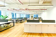 Luxury Fitted &amp; Furnished | Prime Location - SZR