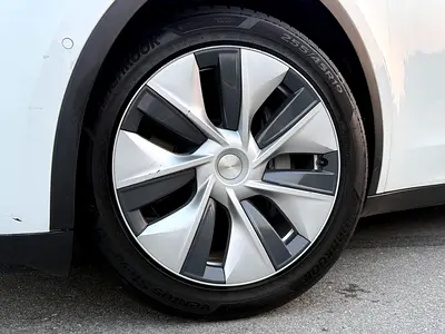 صورة 10 لـ 2022 Tesla MODEL Y
