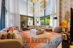 Elegant 5-Bedroom Modern Villa | Expansive Outdoor Oasis | Multiple Options