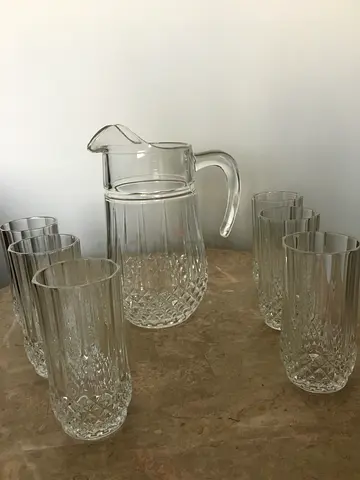 Glass set and jug