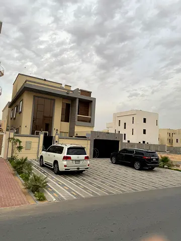 فيلا فاخرة للإيجار – الزاهية، عجمان 🏡  فيلا أول ساكن، جاهزة للسكن، مفروشه بالكامل.  📍 الموقع: منطقة الزاهية – عجمان