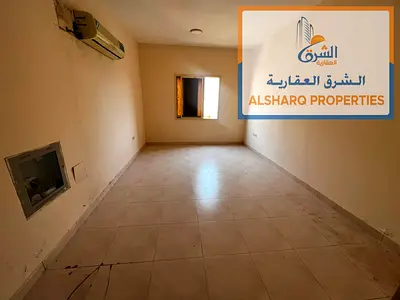 استديو واسع للإيجار السنوي في الروضة 3 بسعر مميز
