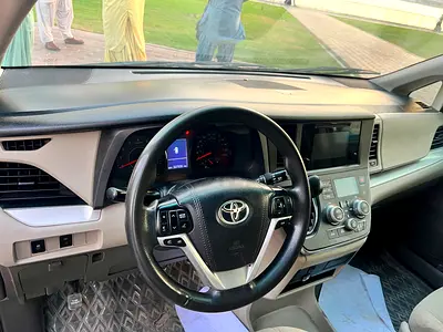 2017 Toyota Sienna | Family Van | Well Maintained