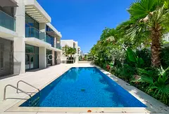 Landscaped Garden | Luxury Villa | Contemporary Style