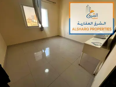 غرفه وصاله تاني صف من الكورنيش _ مضيئه بالكامل _ تشطيبات ومساحات واسعه _ قريبه من كل الخدمات