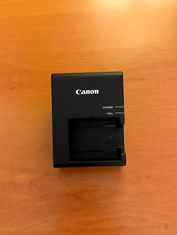 Canon - LC E10 - Battery Charger