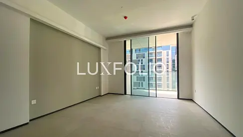 Modern Design I Overlooking Swimming Pool I Spacious Layout