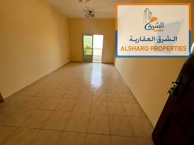 Appartement d'une chambre avec salon et parking privé à Al Rashidiya, en face des Falcon Towers.