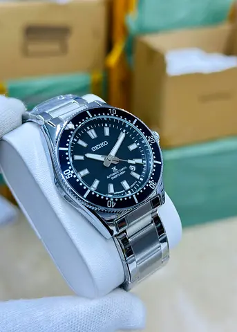 Seiko mens quartz watch