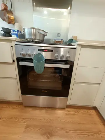 Siemens freestanding Gas cooker with Electric oven - good condition 60*60cm.